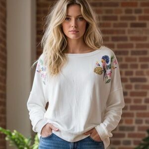 Lilly Pulitzer XL Sheridan Long Sleeve Sweatshirt in Resort White Sequin Parrot